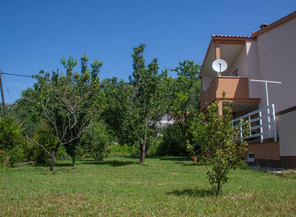 Nadalina Apartment Kaštel Stari Exteriör bild